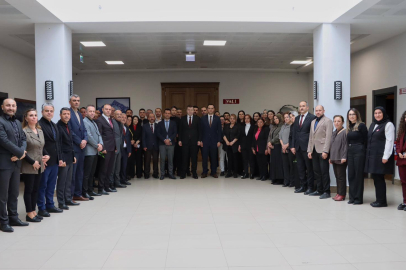 Vali Akmeşe Valilik Personeliyle Bayramlaştı