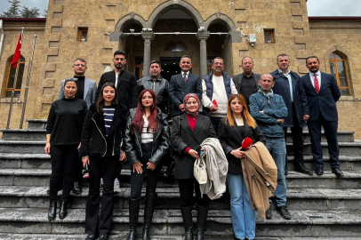 TÜRK EĞİTİM-SEN NİĞDE’DEN BASIN BULUŞMASI: “ÖNCE ÜLKEMİZ, SONRA EMEK MÜCADELEMİZ”