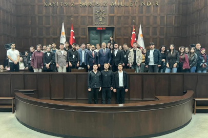 AK Parti Niğde Milletvekili Prof. Dr. Cevahir Uzkurt Öğrencileri Meclis’te Ağırladı