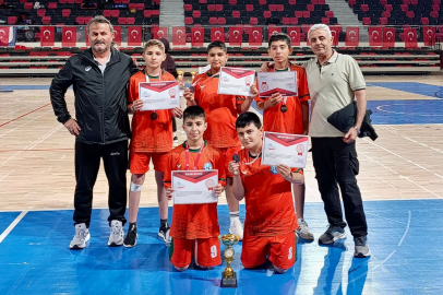 ÇORUM’DA DÜZENLENEN KÜÇÜKLER BADMİNTON TÜRKİYE FİNALLERİ’NDE NİĞDE’YE TÜRKİYE DÖRDÜNCÜLÜĞÜ