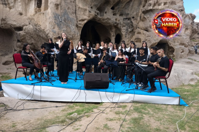 TARİH VE SANATIN BULUŞMA NOKTASI: GÜMÜŞLER MANASTIRI'NDA MUHTEŞEM "SANAT GÜNÜ"