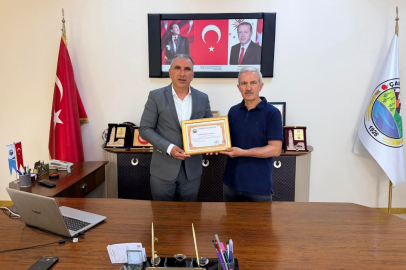 Çamardı Belediyesi’nden Ramazan Bozkurt’a Fahri Hemşerilik Unvanı